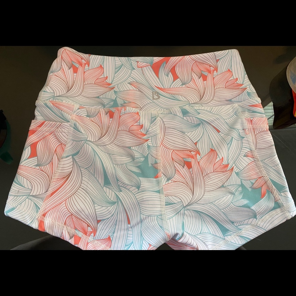 Buff bunny Melina Shorts- Island Print